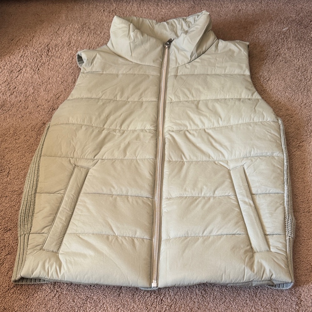 Athleta Mint Green hybrid Puffer/Knit Vest